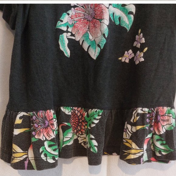 Girls Top with Ruffled Hem size 10/12 - Picture 3 of 3